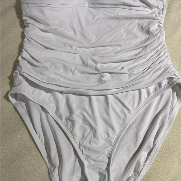 Lilly Pulitzer Elegant White Halter One Piece resort white 14 - Picture 4 of 10